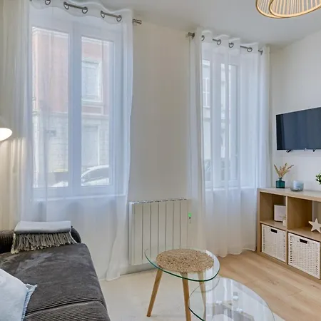 Appartement Léandre Entièrement Rénové Avec Extérieur