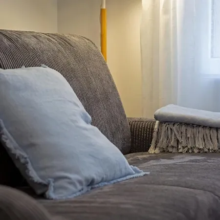 Léandre Entièrement Rénové Avec Extérieur